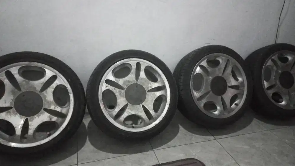 Pelek ban dobel pcd ring 18