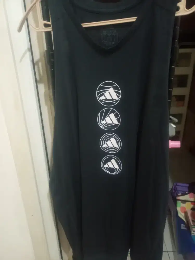 Adidas original. Pl pribadi size xl. Nett harga. Ambil kelok