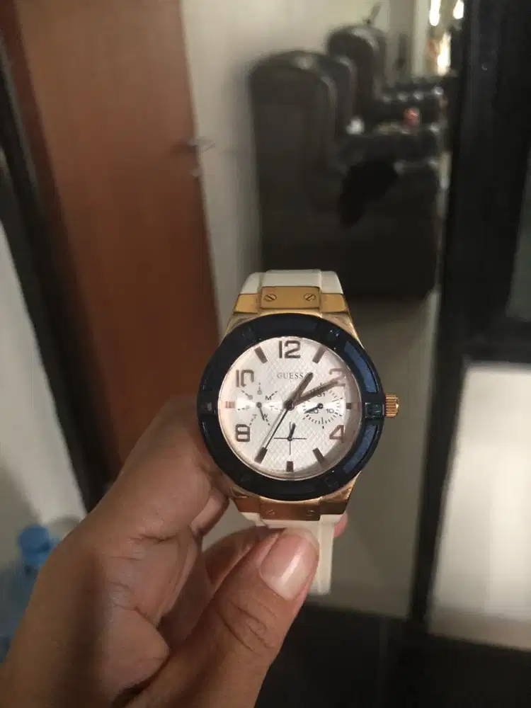 Preloved Jam Tangan Guess Ori