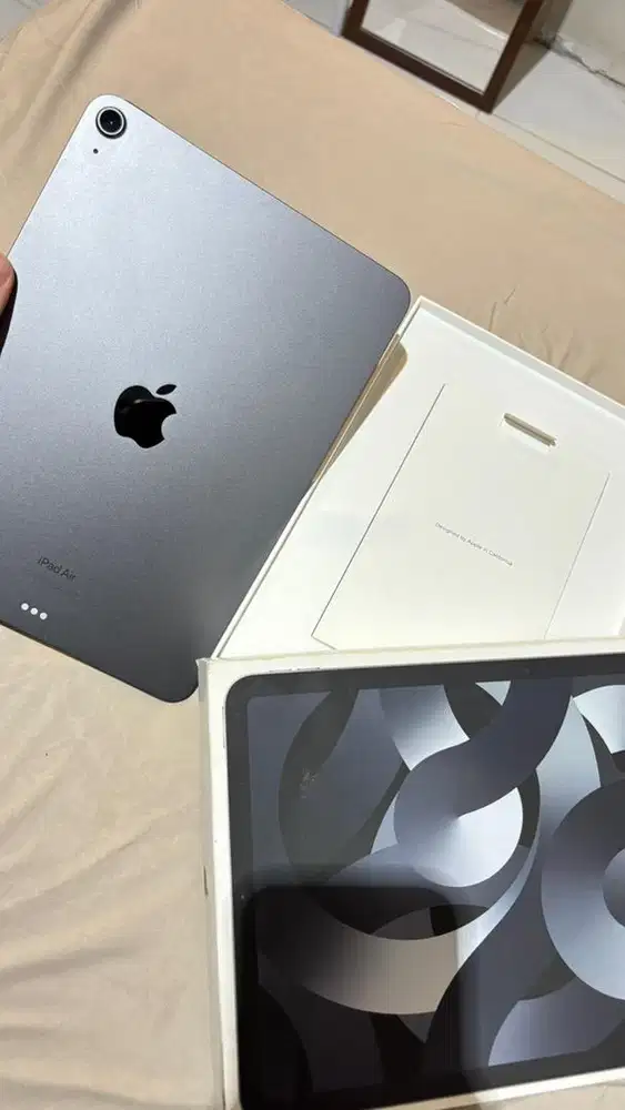 IPAD AIR 5 64 GB WIFI ONLY INCL BOX