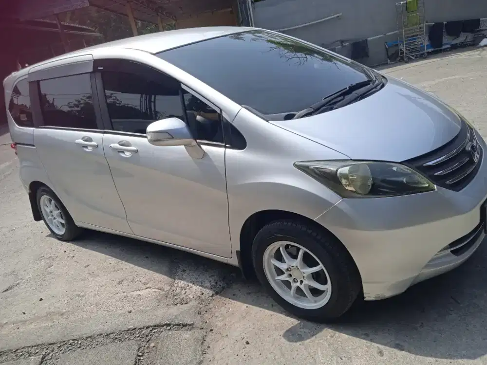 Freeed mobil sempanan