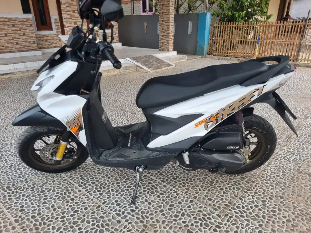 honda beaat street