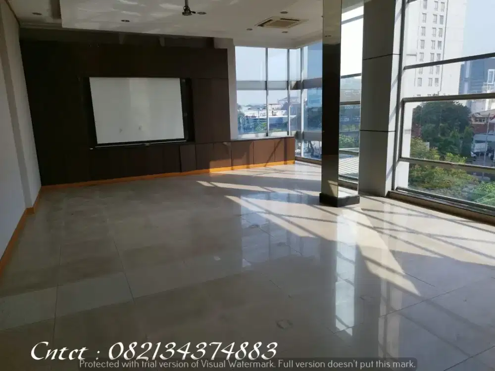Disewakan Gedung 3 lantai, strategis di CBD Tengah kota Semarang (Simpang Lima)