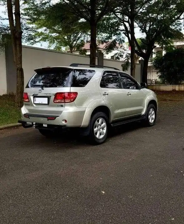 Toyota Fortuner 2005 Bensin