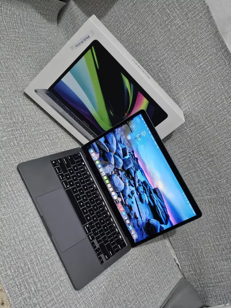 MacBook Pro Retina M2 13-in 2022 Fullset ibox
Chip Apple M2
Ram8/512GB