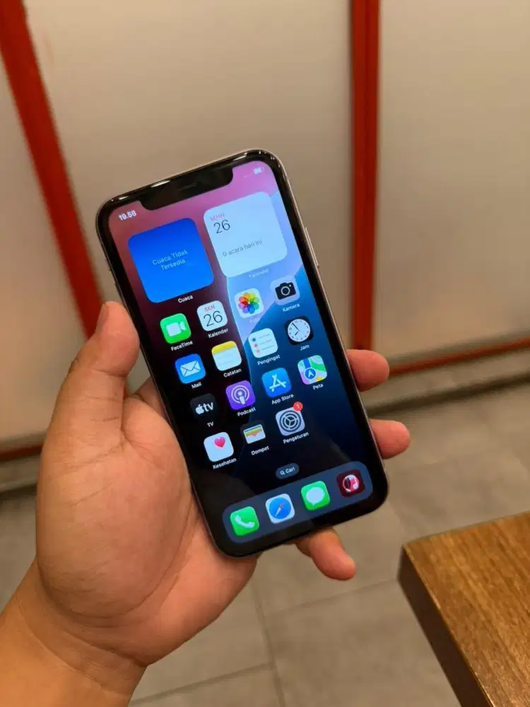 Iphone 11 64GB Hp kabel aja mulus ex inter