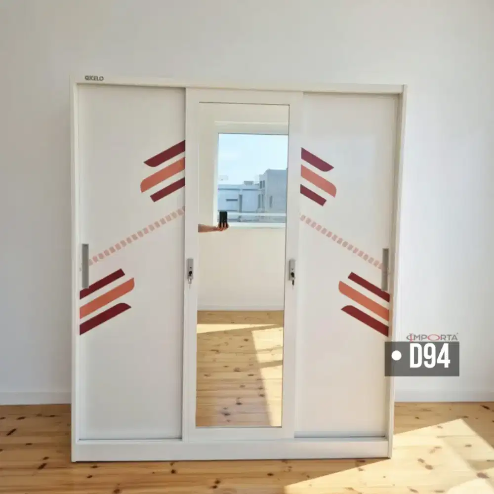Lemari Pakaian Besi 3 Pintu Sliding Jumbo Importa OKELO S04 FM D94
