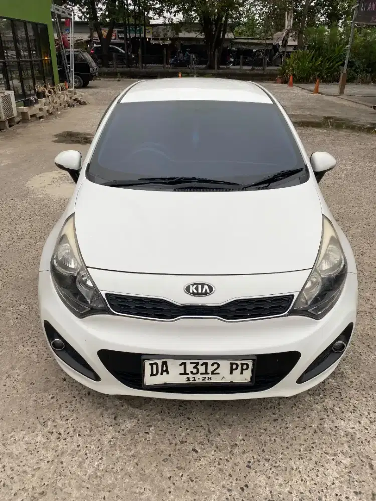 Dijual KIA Rio tahun 2013 matic harga 98 JT nego