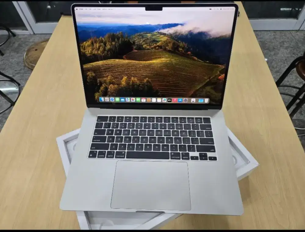 MACBOOK AIR M2 15 INCI IBOX 256 GB