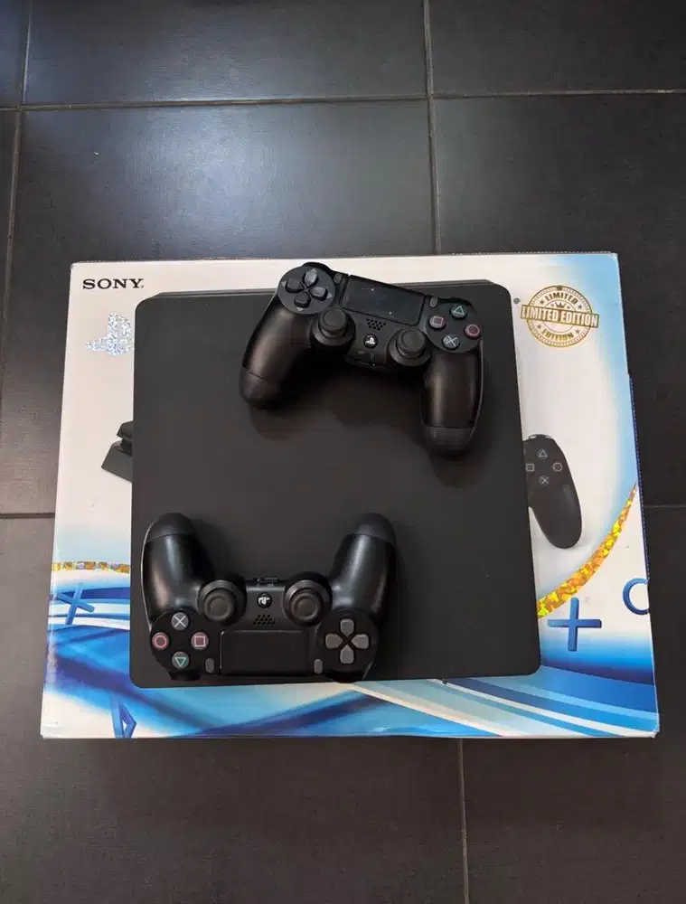 PS4 Slim 1TB Full games
