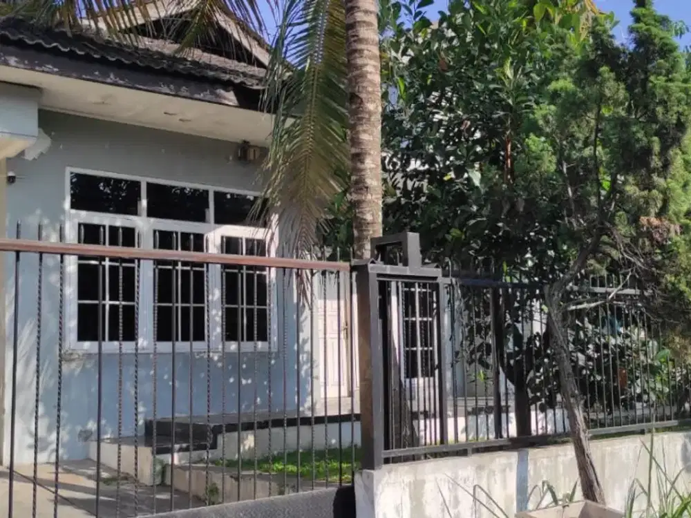 dijual rumah besar murah pusat kota  Kopo Mas bandung