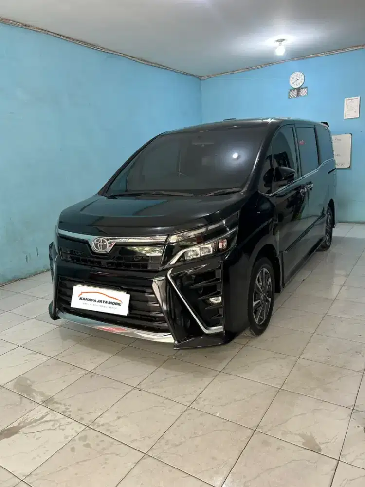 Toyota Voxy 2.0 AT 2020 Full Original Harga Murah
