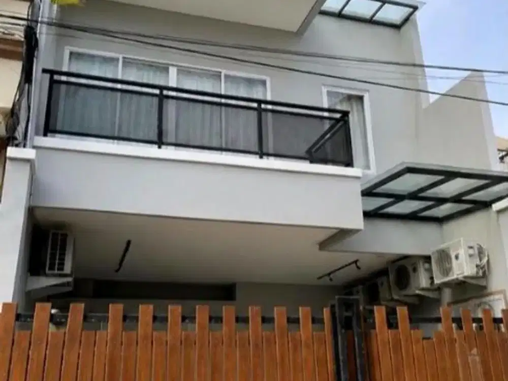 Rumah Di Sunter Hijau-Bangunan 2,5 Lantai