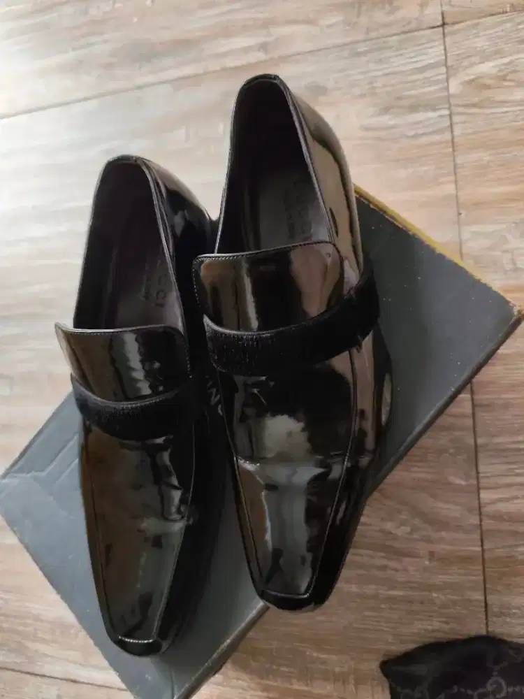 Sepatu flat pantofel kulit bening hitam GUCCI original Paris
