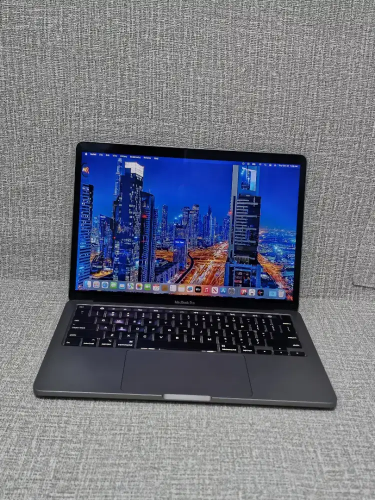 MacBook Pro Retina 13-inch,2020
Intel Core i5
Ram 16 GB
SSD 512 GB