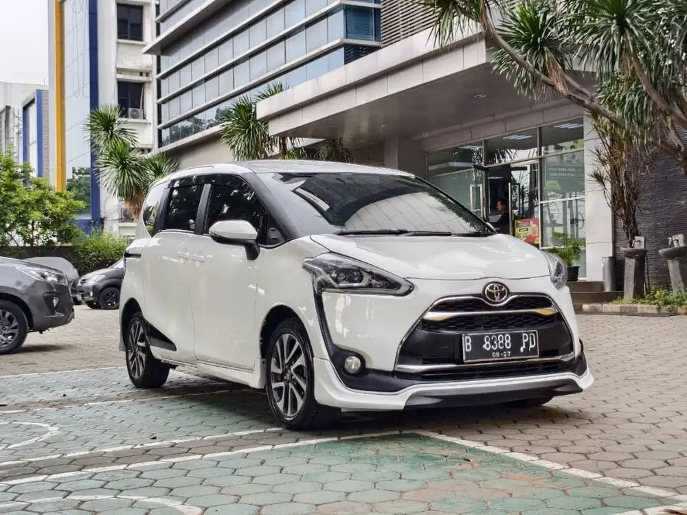 Sienta 1.5 Q CVT 2017 Putih Metalik Pajak Panjang