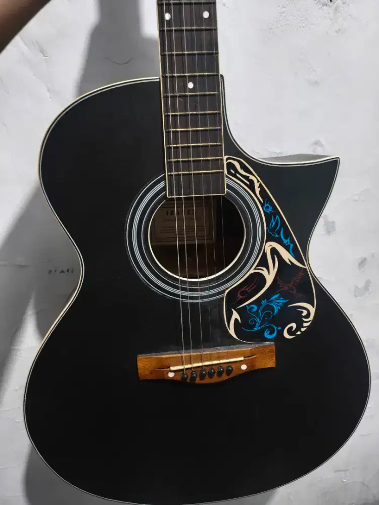 Gitar Akustik Ibanez Hitam Bekas – Kondisi Terawat