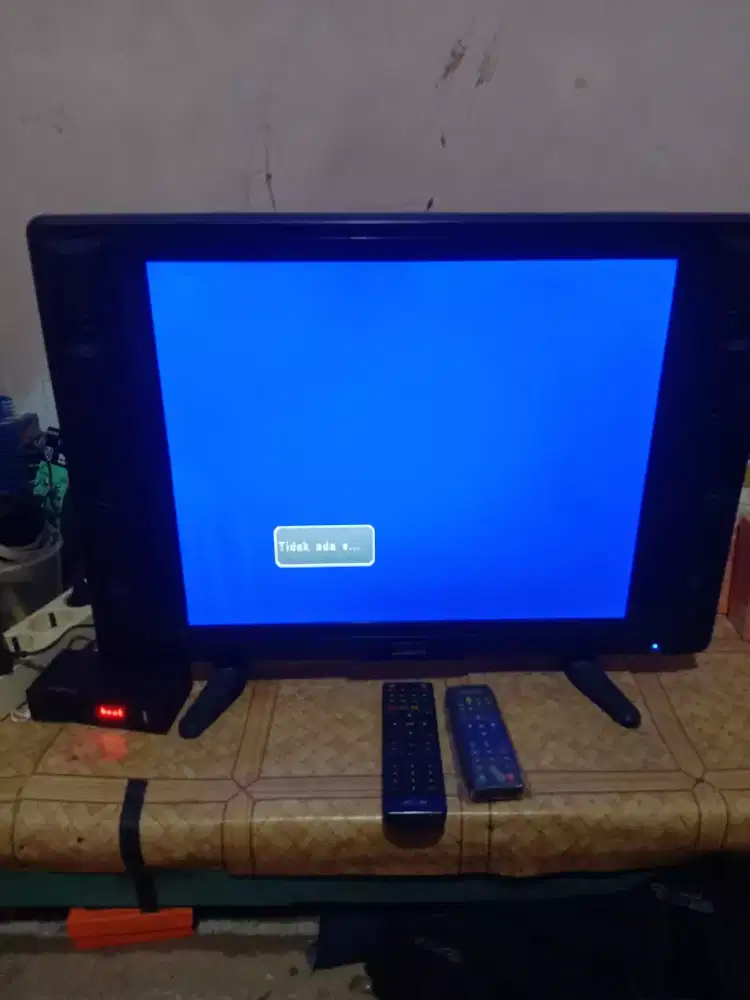 LED TV 22 IN + STB ADVAN DIGIBOX NORMAL