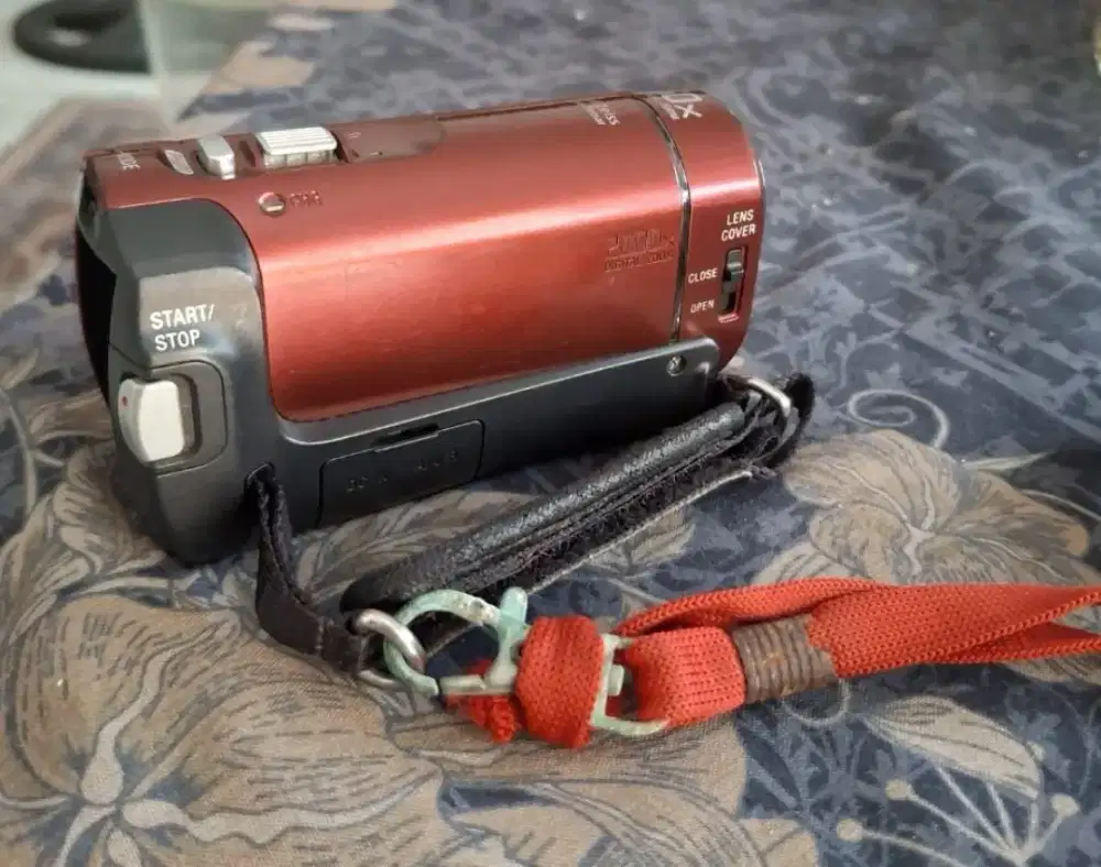 Handycam Sony 
Digital Video Camera Recorder

Type :
DCR-SX40E PAL