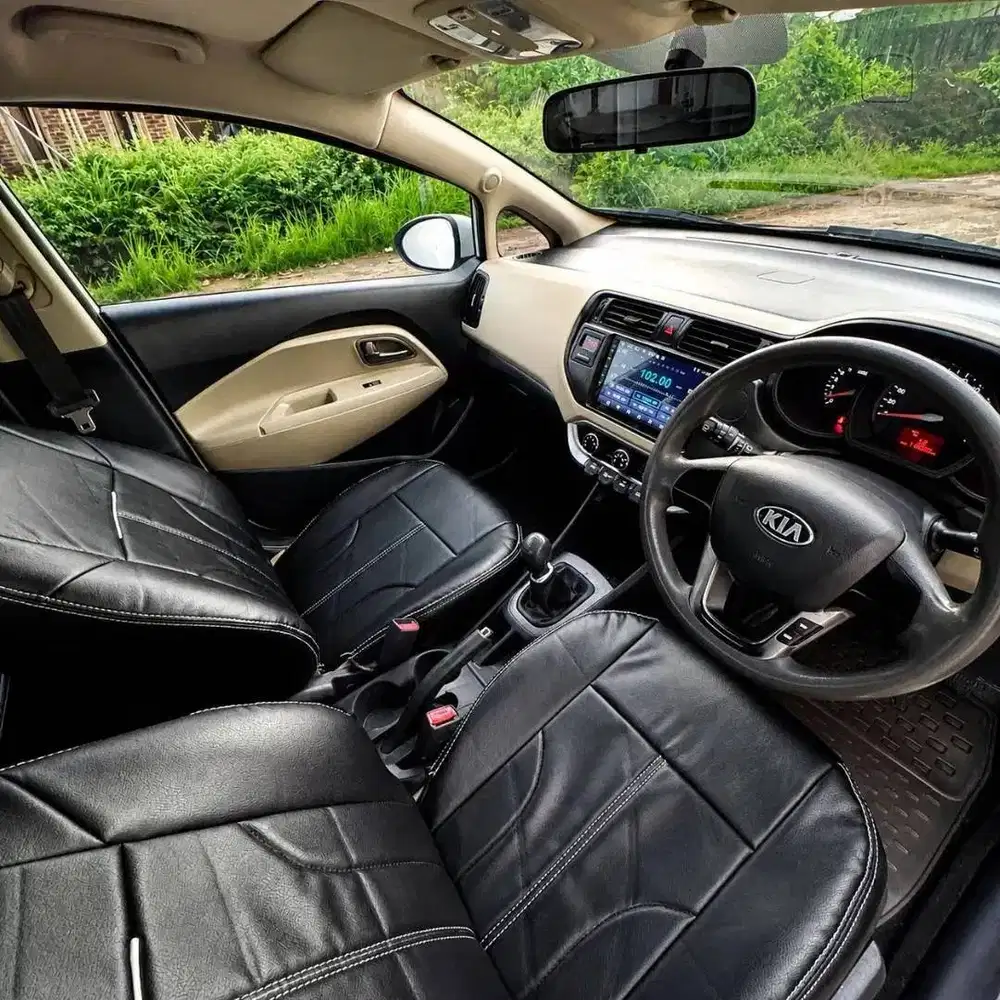 Kia Rio 2014 M/T Hatchback