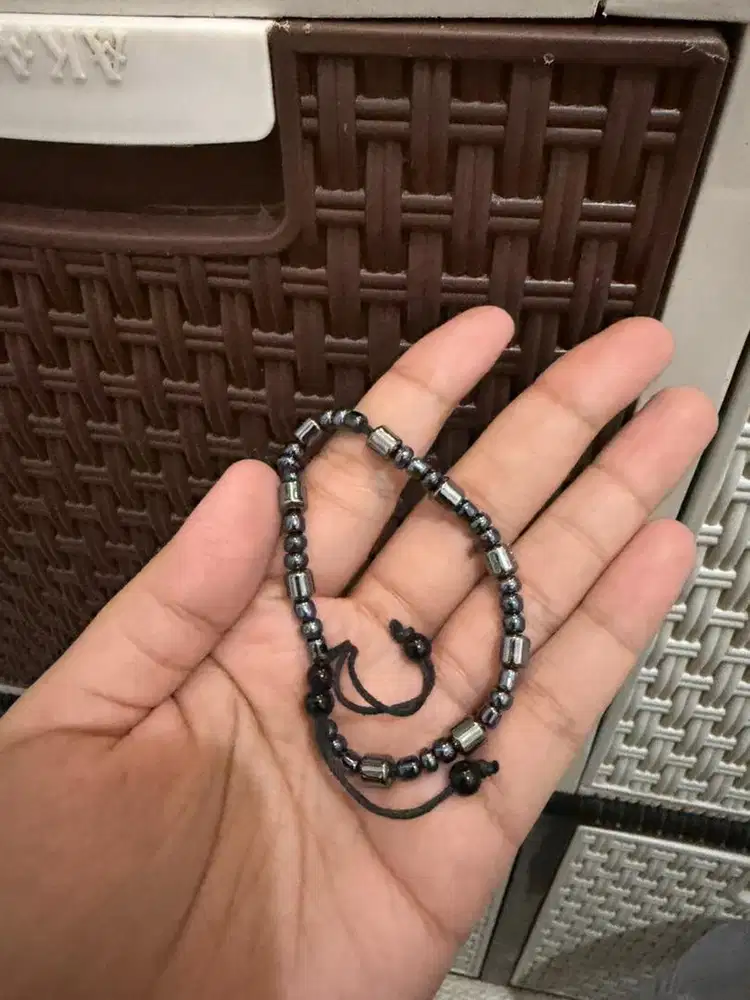 Gelang hitam pria