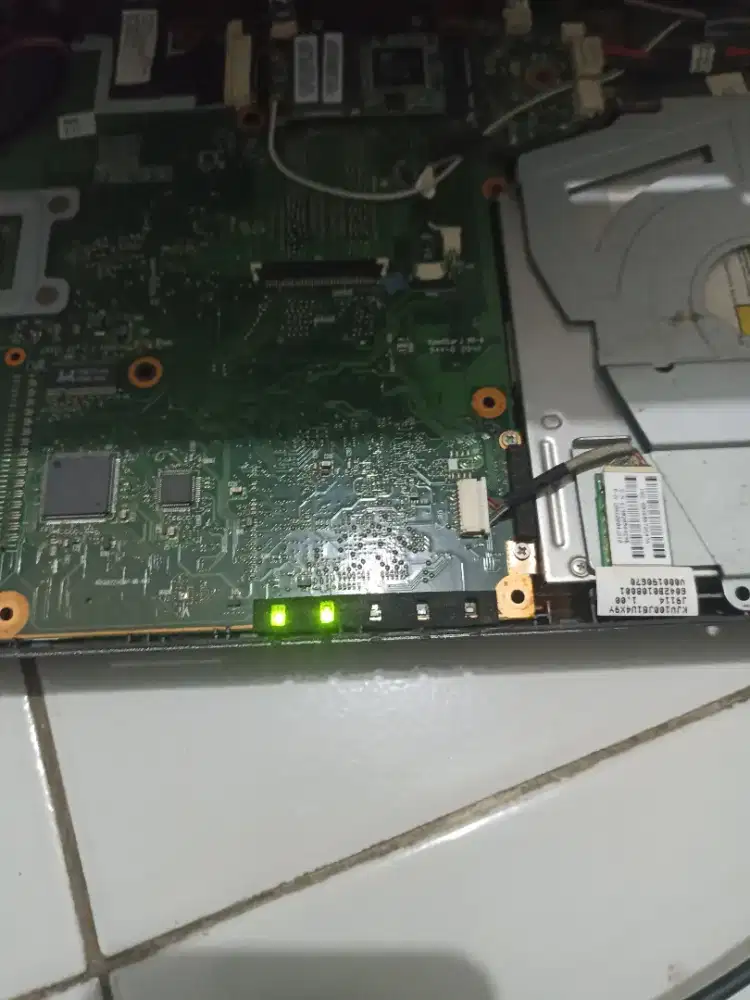 LAPTOP THOSHIBA L510 RUSAK