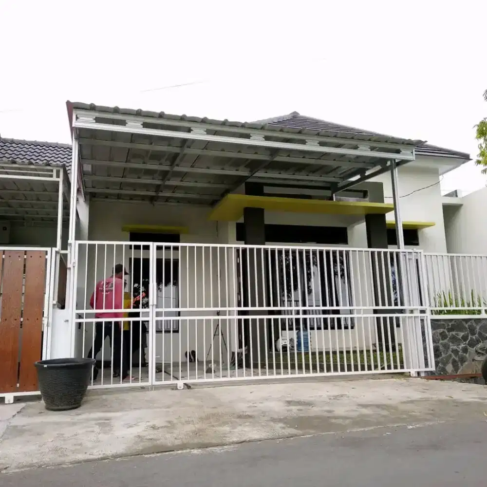 Pasang kanopi atap teras baja ringan
