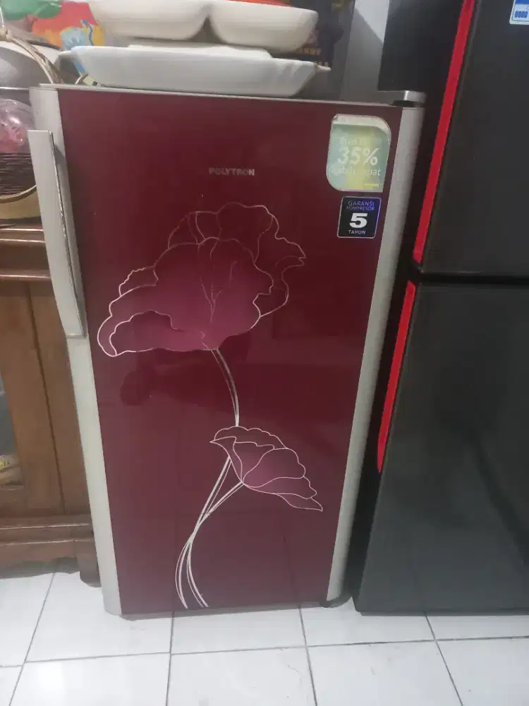 Kulkas 1 pintu merk Polytron