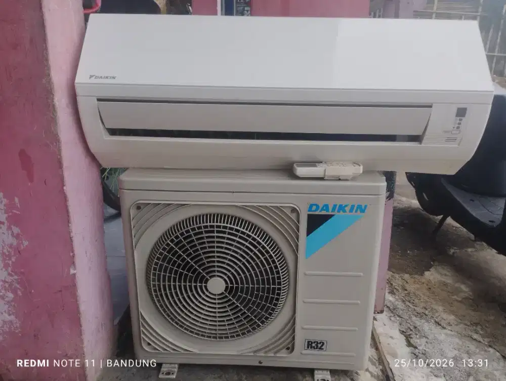 AC Daikin R32 1/2pk+pasang garansi Bandung