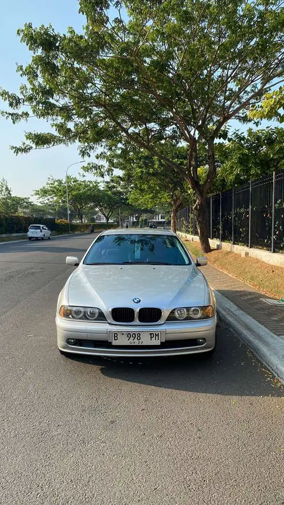 BMW 525i 2001 Bensin