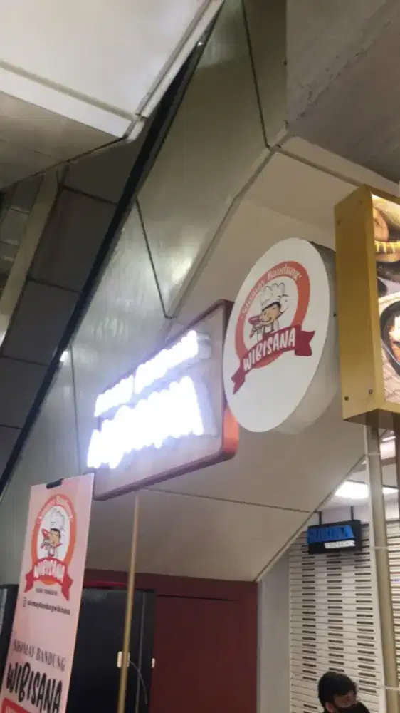 Dibutuhkan wanita/pria untuk jaga siomay - meruya