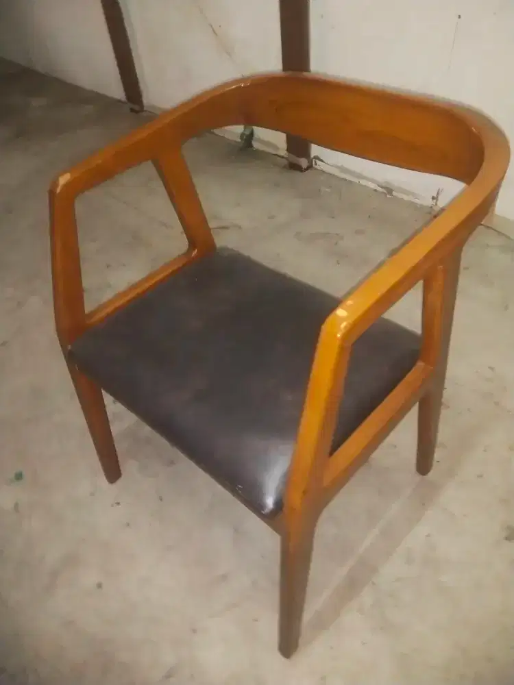 Kursi kayu, nego
