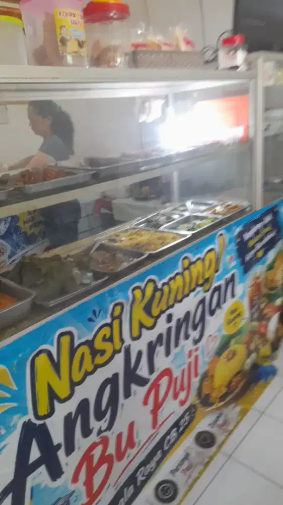 Etalase warung makan