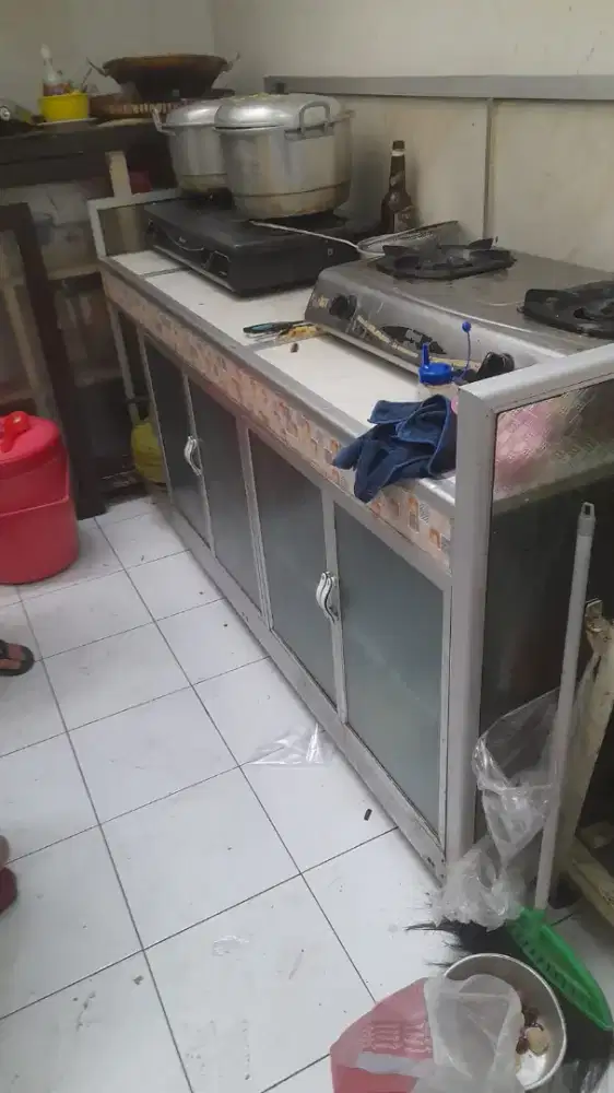 Lemari kompor 4 tungku