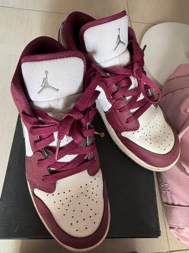 Air Jordan 1 Low Bordeaux