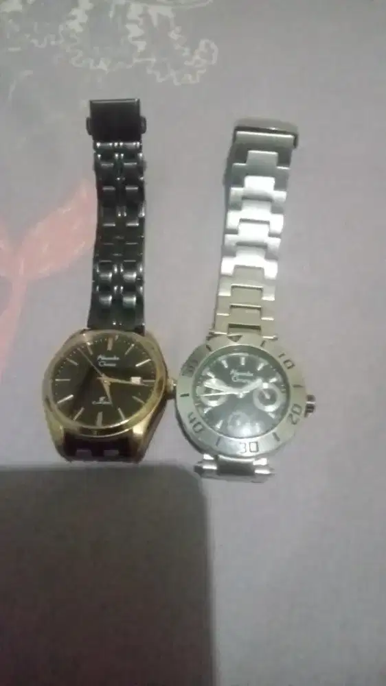 Permisi gan ane mau jual jam tangan Alexandre Christie
