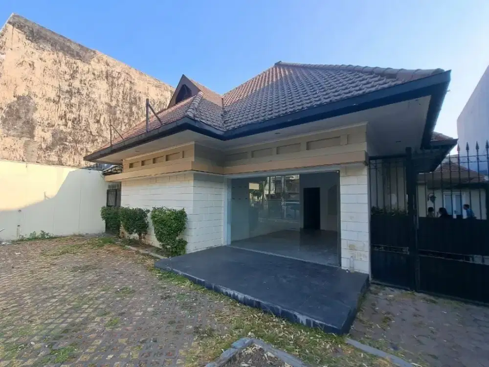 Disewakan tempat usaha di jalan kartini, surabaya