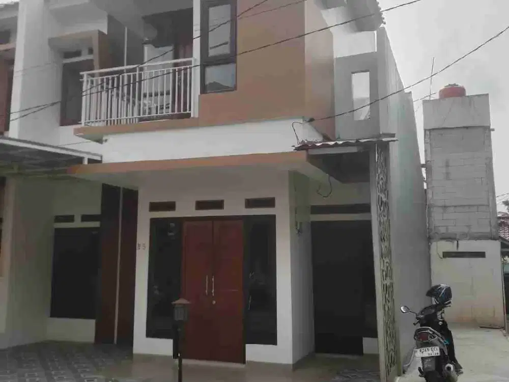 HUNIAN MEWAH 2 LANTAI POSISI HOOK DI LOKASI STRATEGIS PANCORAN MAS  DEPOK