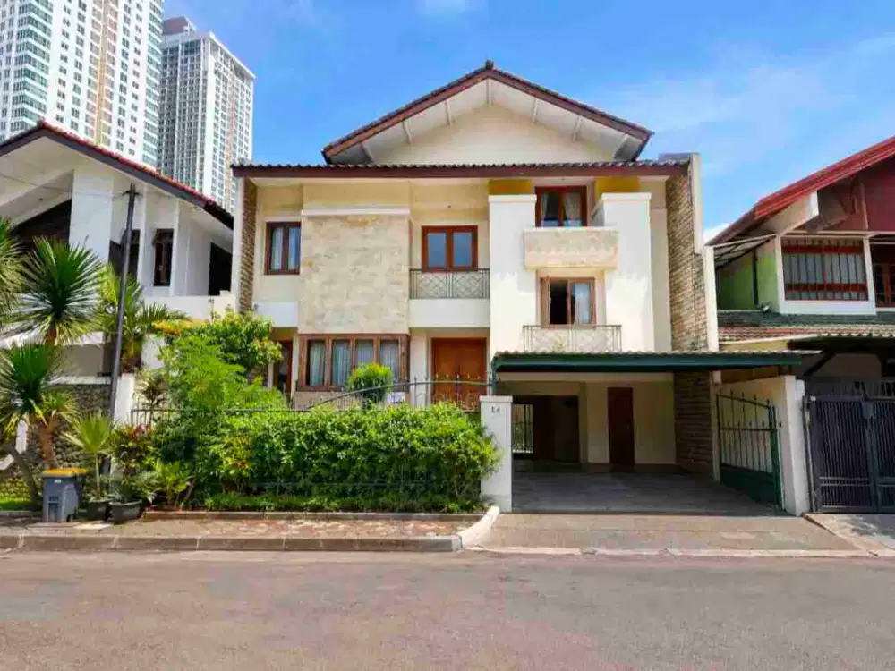 Lokasi Prime, Dijual Rumah Siap Huni di Radio Dalam Jakarta Selatan