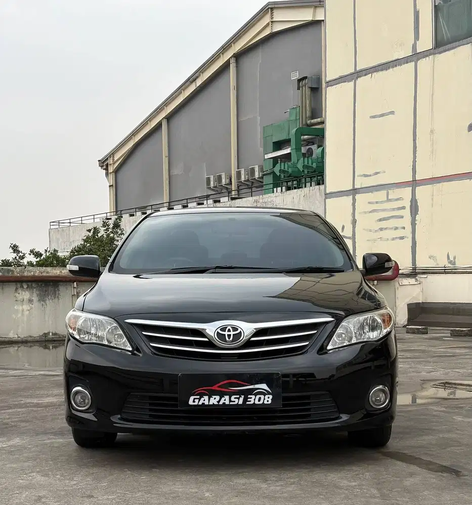 Toyota Corolla Altis 1.8 E MT Manual 2013 Hitam