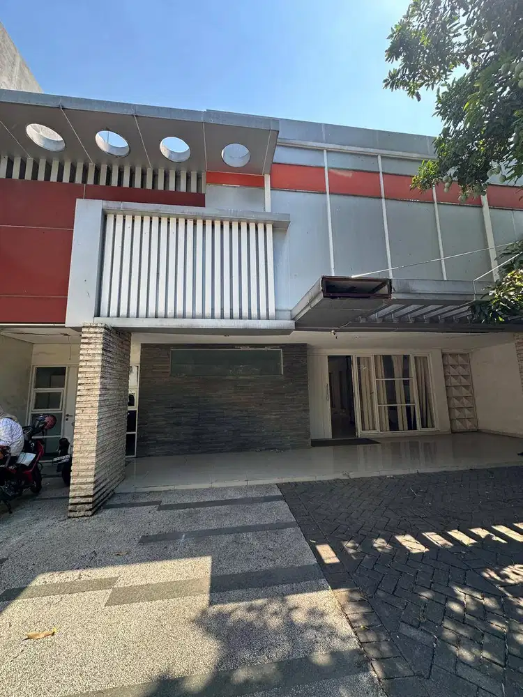 DISEWAKAN KOMERSIAL AREA DI SURABAYA PUSAT RUMAH BENGAWAN LOKASI BAGUS