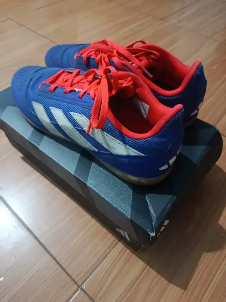 Sepatu Bola Adidas Predator