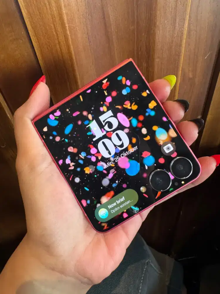 Samsung Z Flip 7 256gb Coral SEIN Fullset garansi masih ada