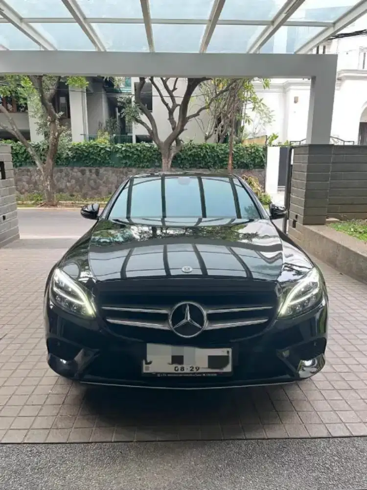 MERCEDES BENZ MERCY C200 W205, THN 2019, KM 8000 RECORD, LIKE NEW!!