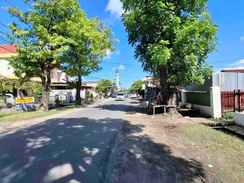 Rumah Tua luas dan strategis di jual