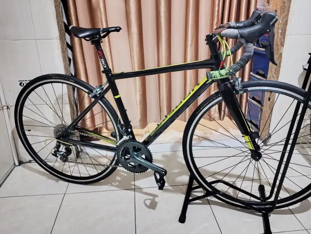Sepeda Polygon Strattos S4