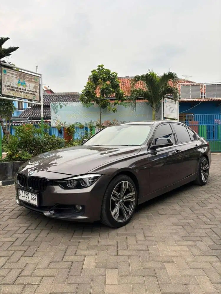 BMW 320i 2013 Bensin