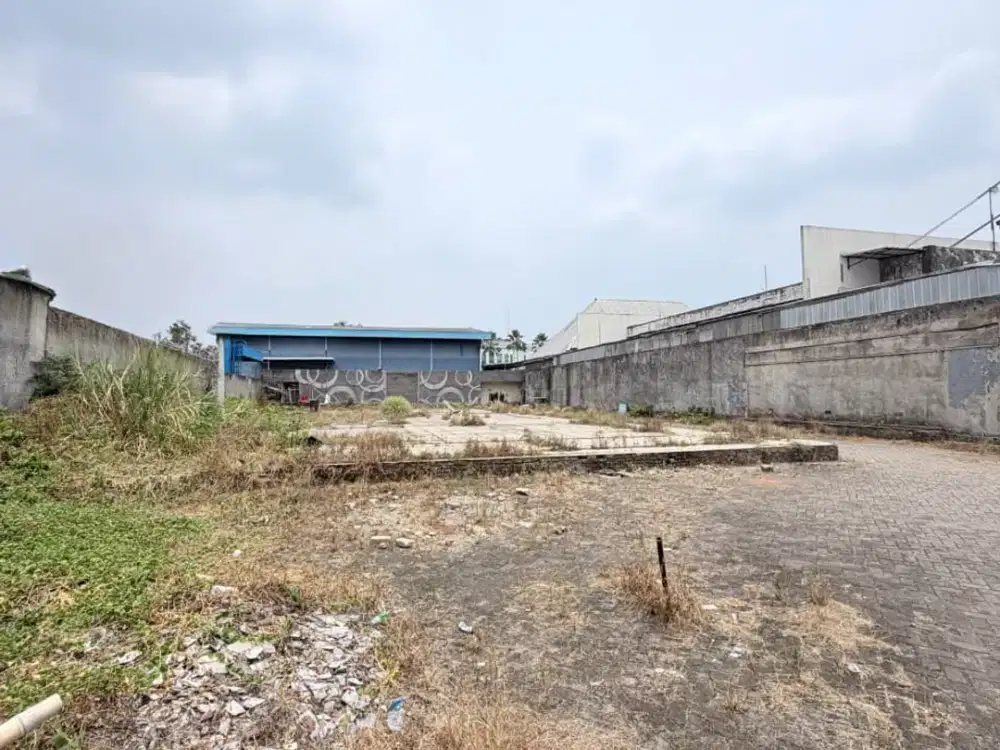 Dijual Tanah Datar Lokasi Stratrgis LT. 1500 m2 di Jalan Raya Serpong Tangerang