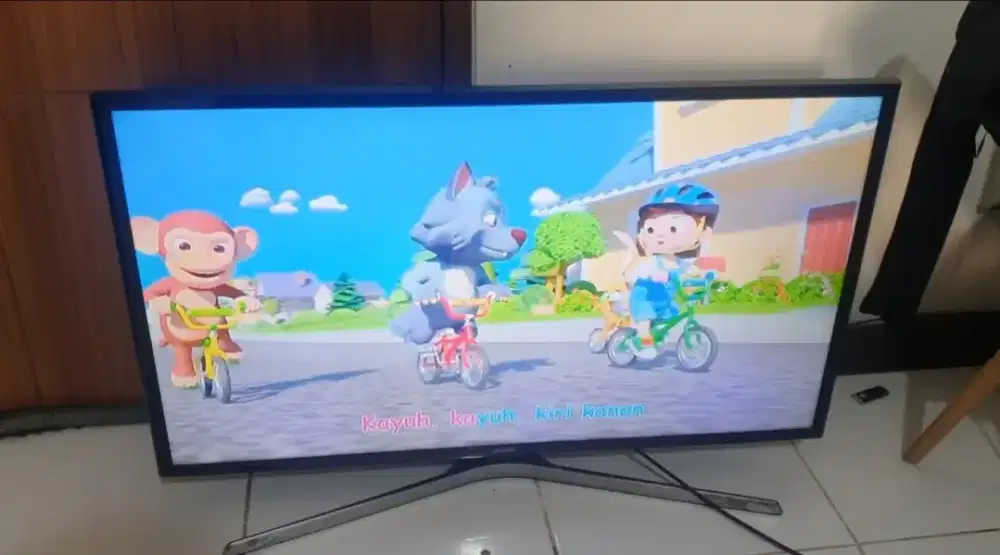 SMART TV SAMSUNG 55 INCH MULUS NO MINUS