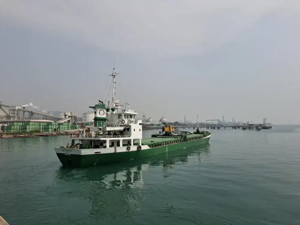 Di jual kapal cargo 1700 ton tahun 1988